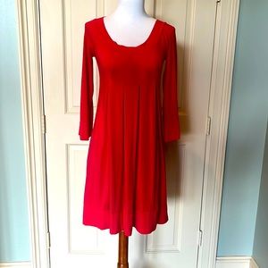 Red splendid dress with a front pleat detailing. Size xs